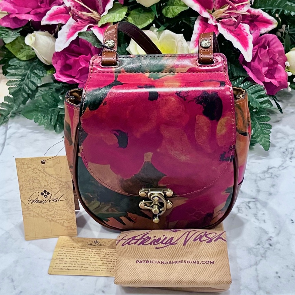 PATRICIA NASH ROCCA SADDLE CROSSBODY STRAP.